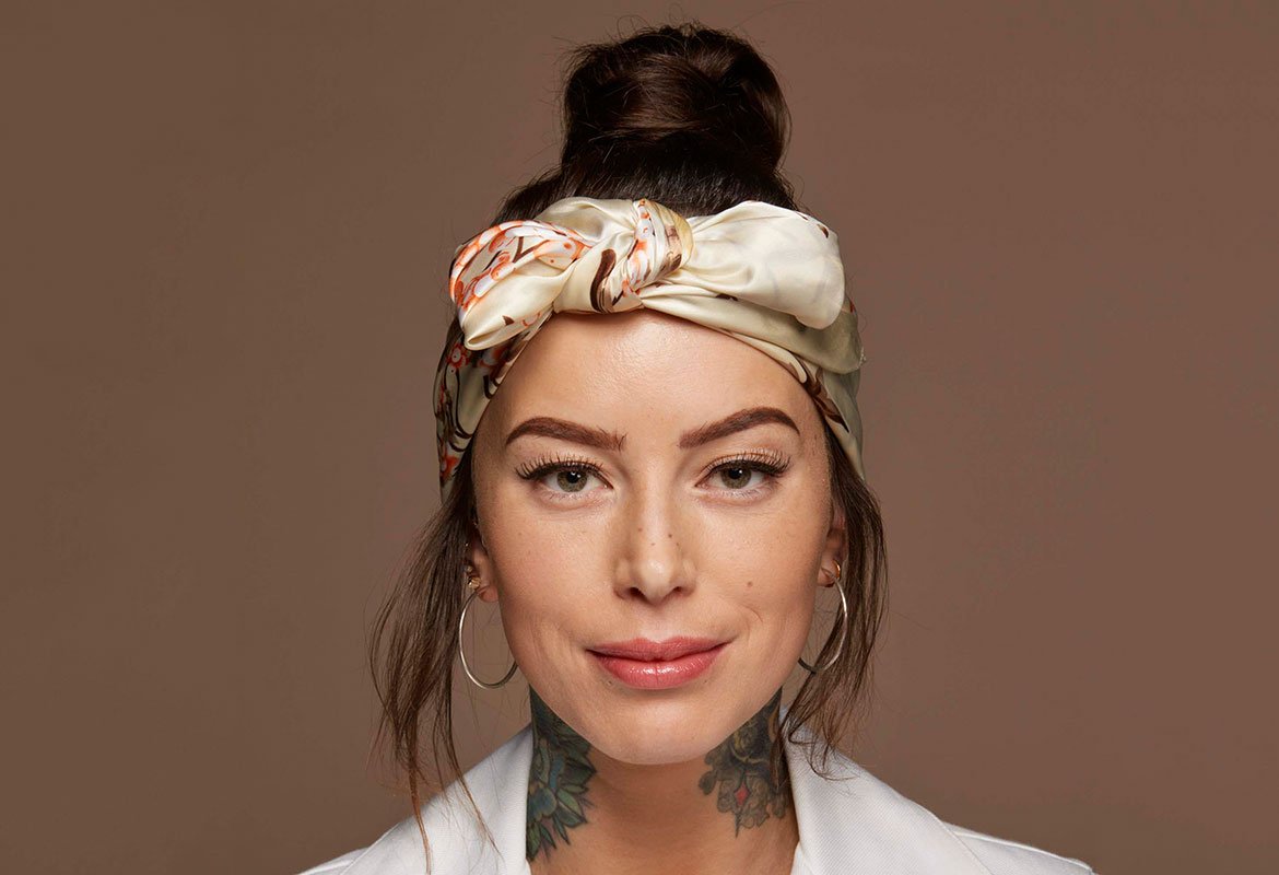 Con la Laca Elnett de L’Oréal Paris tus peinados con diadema se mantendrán intactos con cero apelmazamiento.